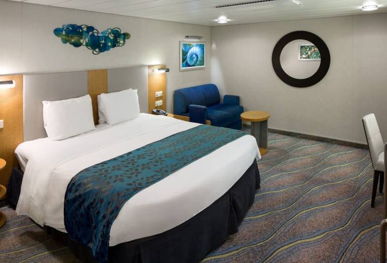 Allure of the Seas Interior - Accessible (3V) cabin, photo 3 of 3