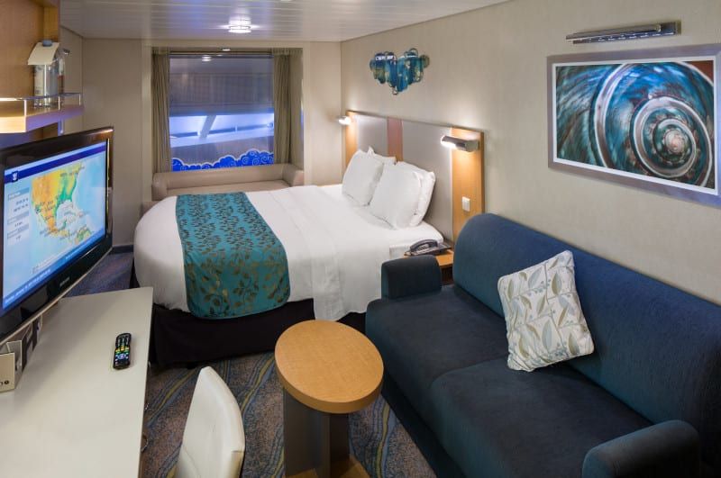 Allure of the Seas Promenade View Interior (2T) cabin, photo 4 of 5