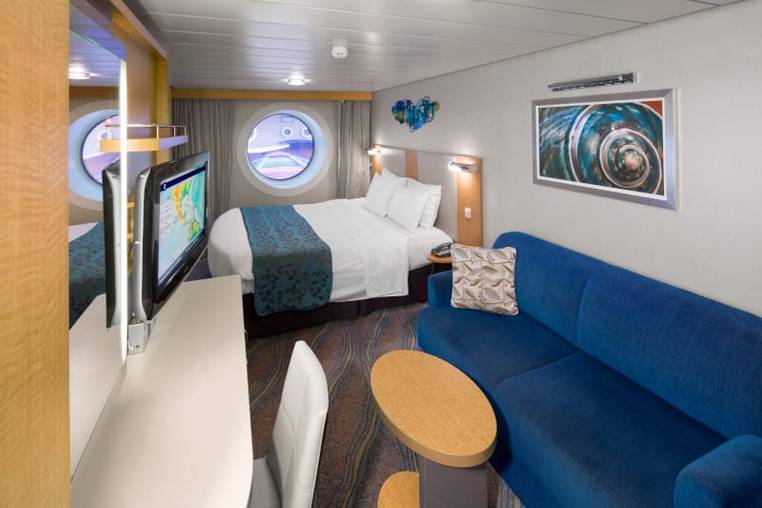 Allure of the Seas Promenade View Interior (2T) cabin, photo 5 of 5