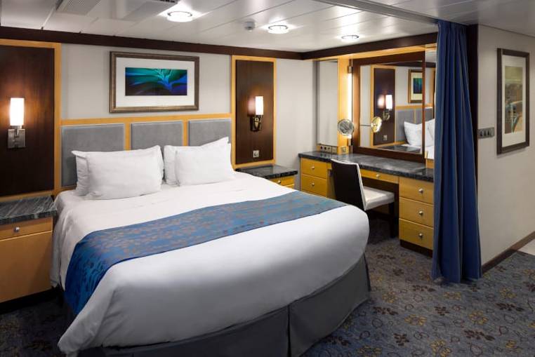 Allure of the Seas Grand Suite - 1 Bedroom (GS) bedroom, photo 3 of 3