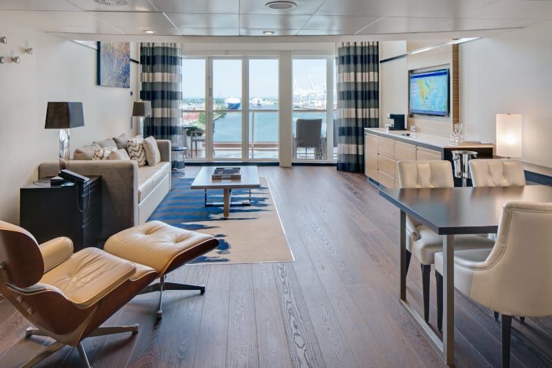 Anthem of the Seas Grand Loft Suite (GL) living area, photo 5 of 6