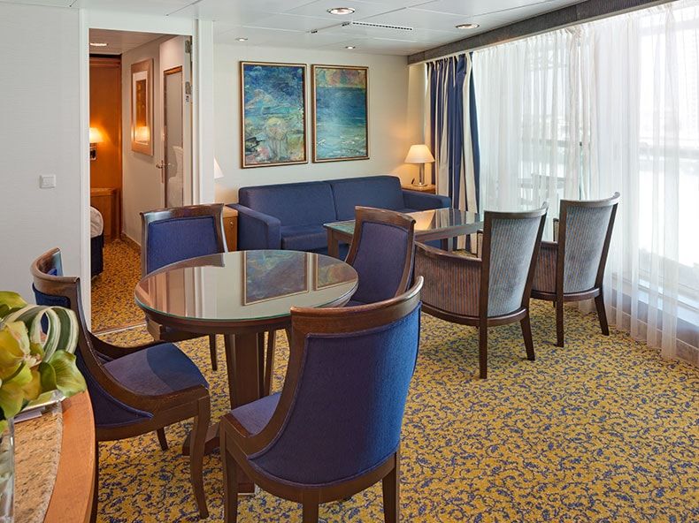 Brilliance of the Seas Grand Suite - 2 Bedroom (GT) dining area
