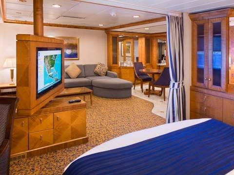 Brilliance of the Seas Owner's Suite - 1 Bedroom (OS) living area, photo 4 of 5