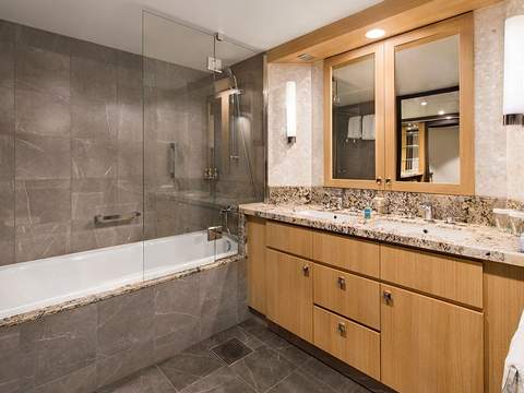 Icon of the Seas Infinite Grand Suite (IG) bathroom, photo 1 of 2