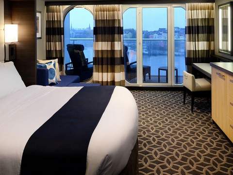 Icon of the Seas Junior Suite (JS) cabin, photo 4 of 6