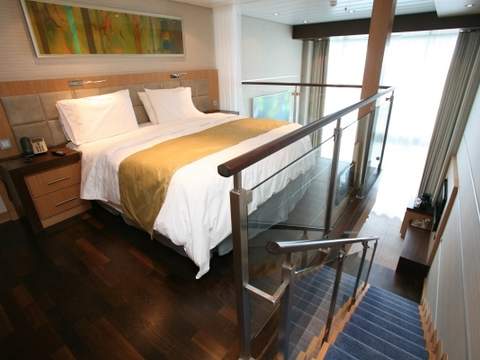 Oasis of the Seas Crown Loft Suite - Accessible (L1) bedroom Oasis of the Seas Crown Loft Suite - Accessible (L1) bedroom