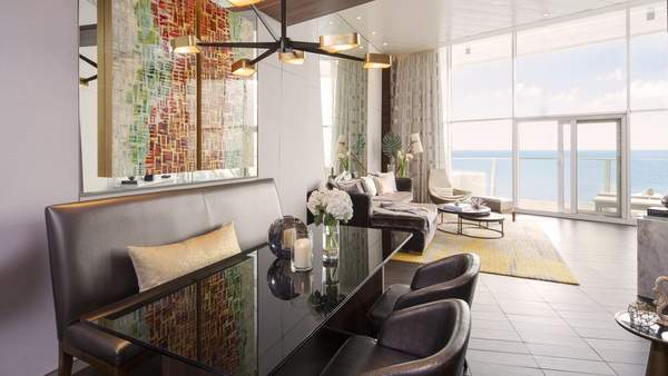 Freedom of the Seas Royal Suite - 1 Bedroom (RS) dining area