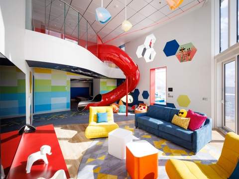 Legend of the Seas Ultimate Family Townhouse (UL) living area, photo 11 of 13
