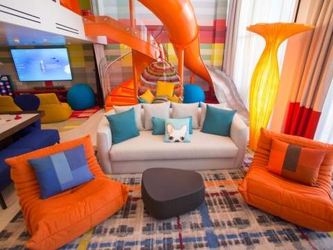 Symphony of the Seas Ultimate Family Suite (US) living area, photo 5 of 7