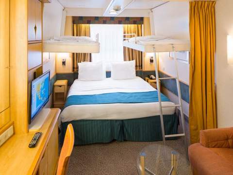 Enchantment of the Seas Ocean View (1N) cabin, photo 5 of 6