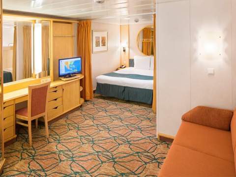 Enchantment of the Seas Spacious Interior (1R) cabin, photo 4 of 4