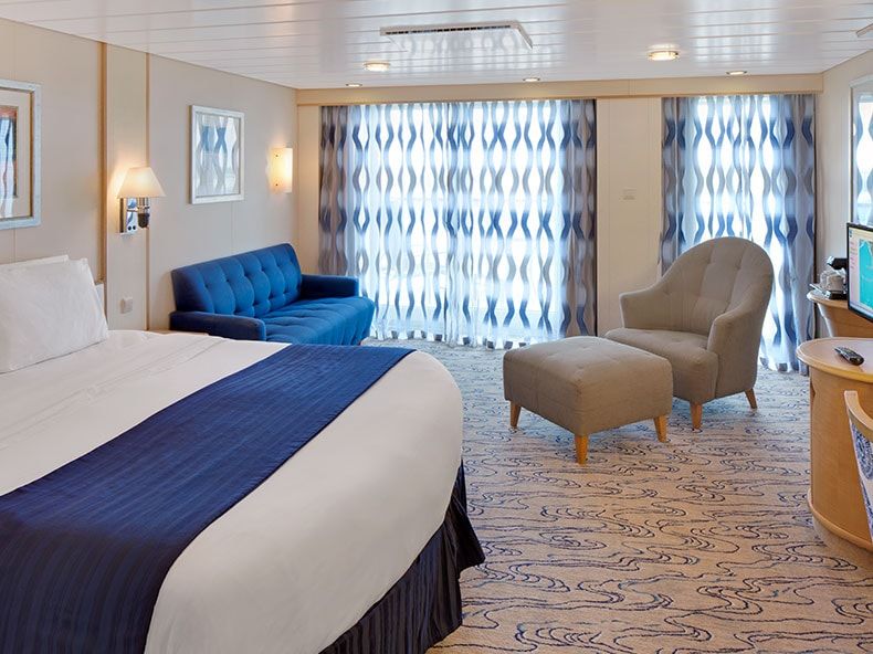 Explorer of the Seas Junior Suite (J3) cabin, photo 1 of 4