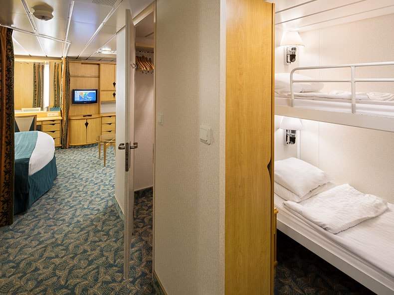 Freedom of the Seas Spacious Interior (1R) cabin, photo 1 of 2