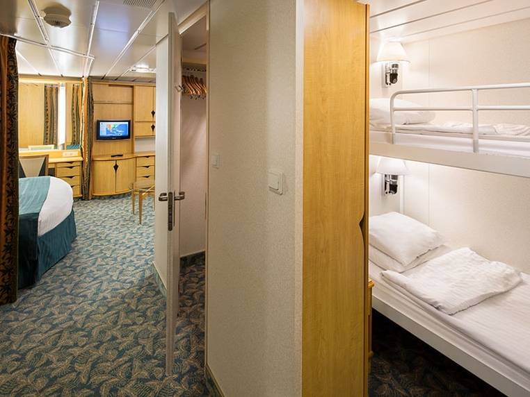 Freedom of the Seas Spacious Interior (1R) cabin, photo 1 of 3
