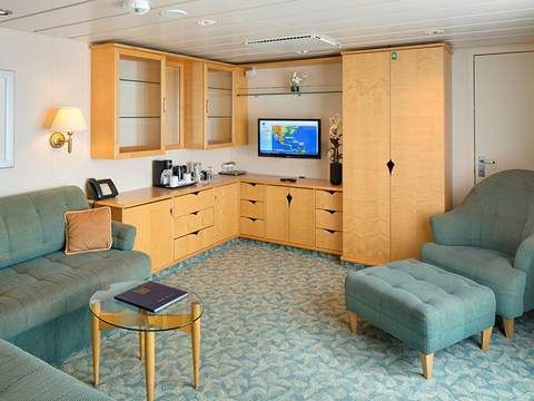 Freedom of the Seas Grand Suite - 2 Bedroom (GT) living area, photo 1 of 2