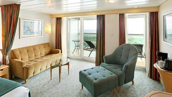 Freedom of the Seas Junior Suite (J3) cabin, photo 1 of 4