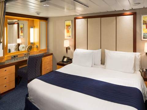 Freedom of the Seas Grand Suite - 1 Bedroom (GS) bedroom, photo 3 of 3