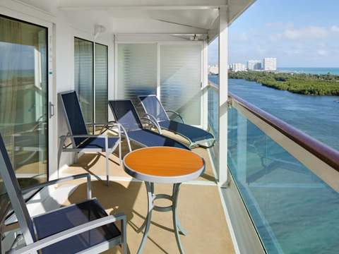 Freedom of the Seas Junior Suite - Accessible (J3) balcony
