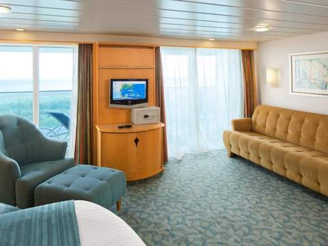 Freedom of the Seas Junior Suite - Accessible (J3) cabin, photo 5 of 5