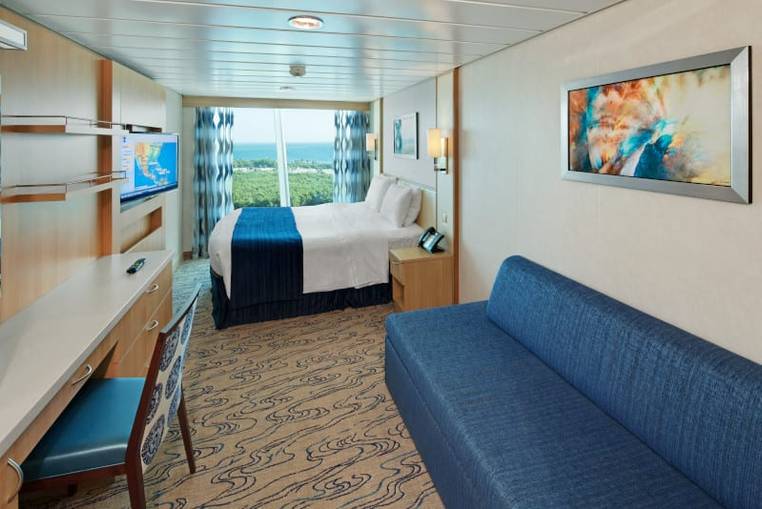 Freedom of the Seas Spacious Panoramic Ocean View (1L) cabin, photo 3 of 4
