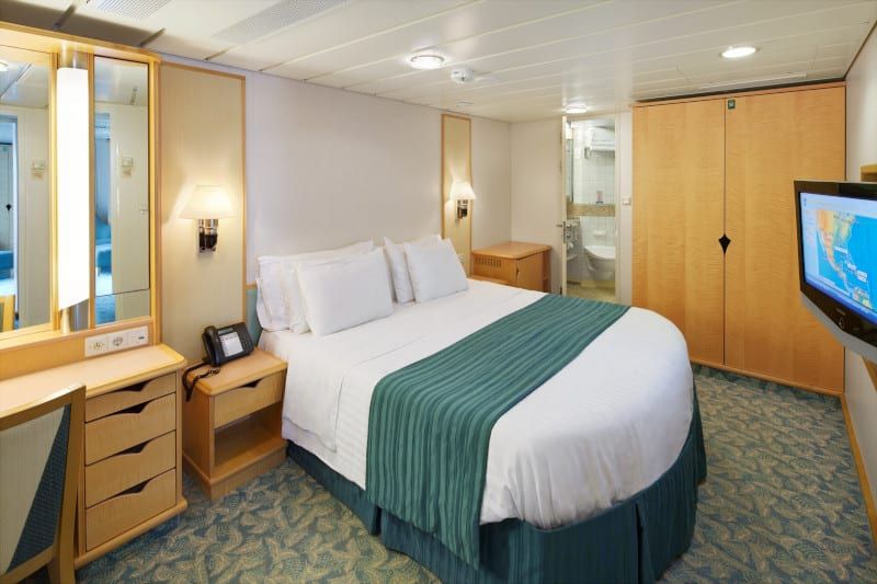 Freedom of the Seas Grand Suite - 2 Bedroom (GT) bedroom, photo 3 of 4