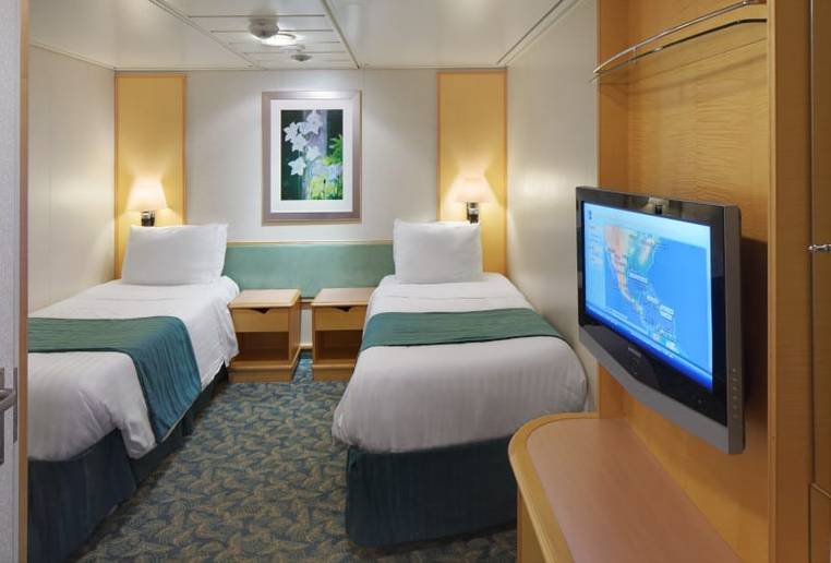 Freedom of the Seas Grand Suite - 2 Bedroom (GT) bedroom, photo 4 of 4