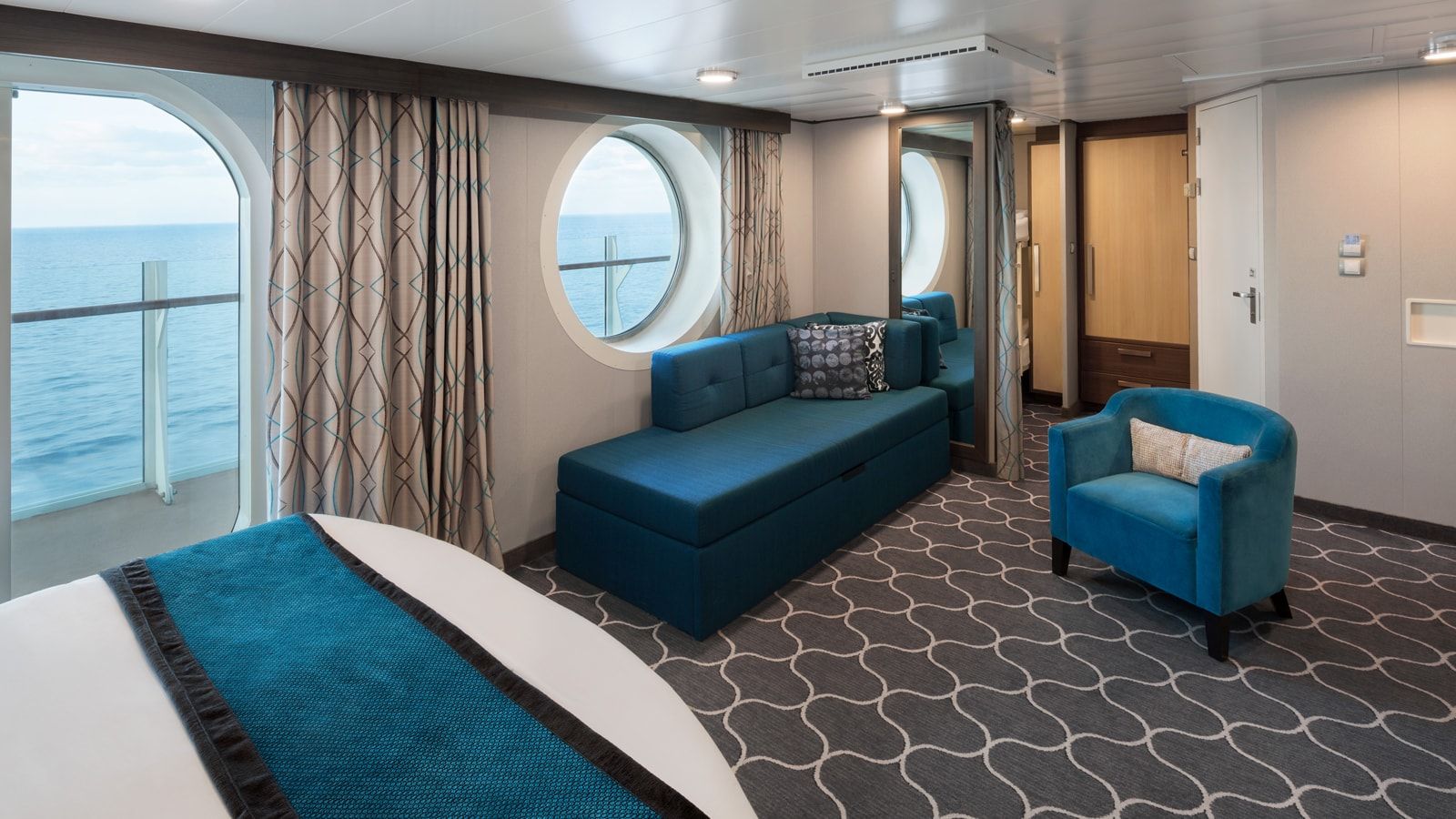 Harmony of the Seas Ultra Spacious Ocean View with Large Balcony (1A) cabin, photo 2 of 3