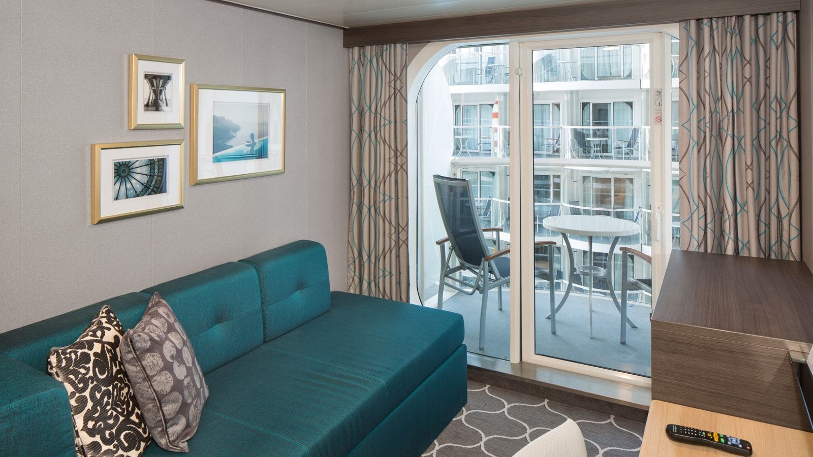 Harmony of the Seas Boardwalk View Balcony (1I) cabin, photo 2 of 4