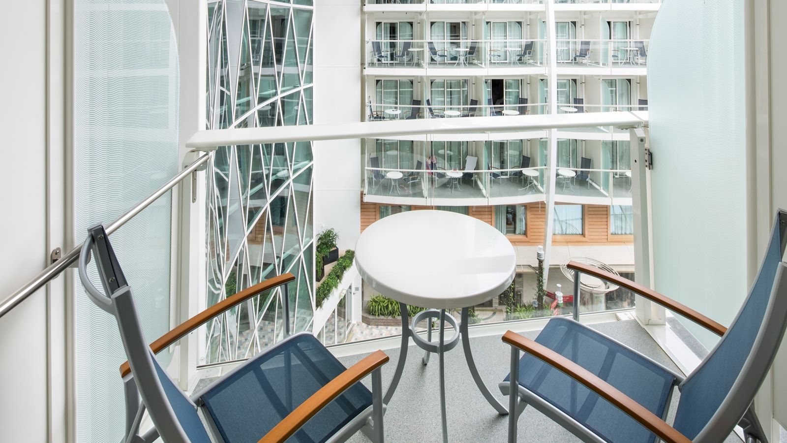 Harmony of the Seas Central Park View Balcony (1J) balcony, photo 1 of 2