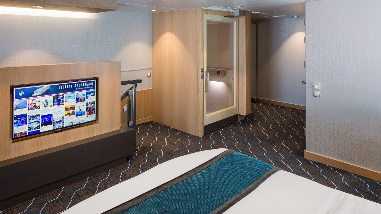 Harmony of the Seas Crown Loft Suite - Accessible (L1) bedroom, photo 2 of 3