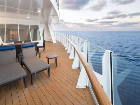 Harmony of the Seas Spacious AquaTheater Suite Large Balcony - 2 Bedroom (A1) balcony, photo 3 of 4