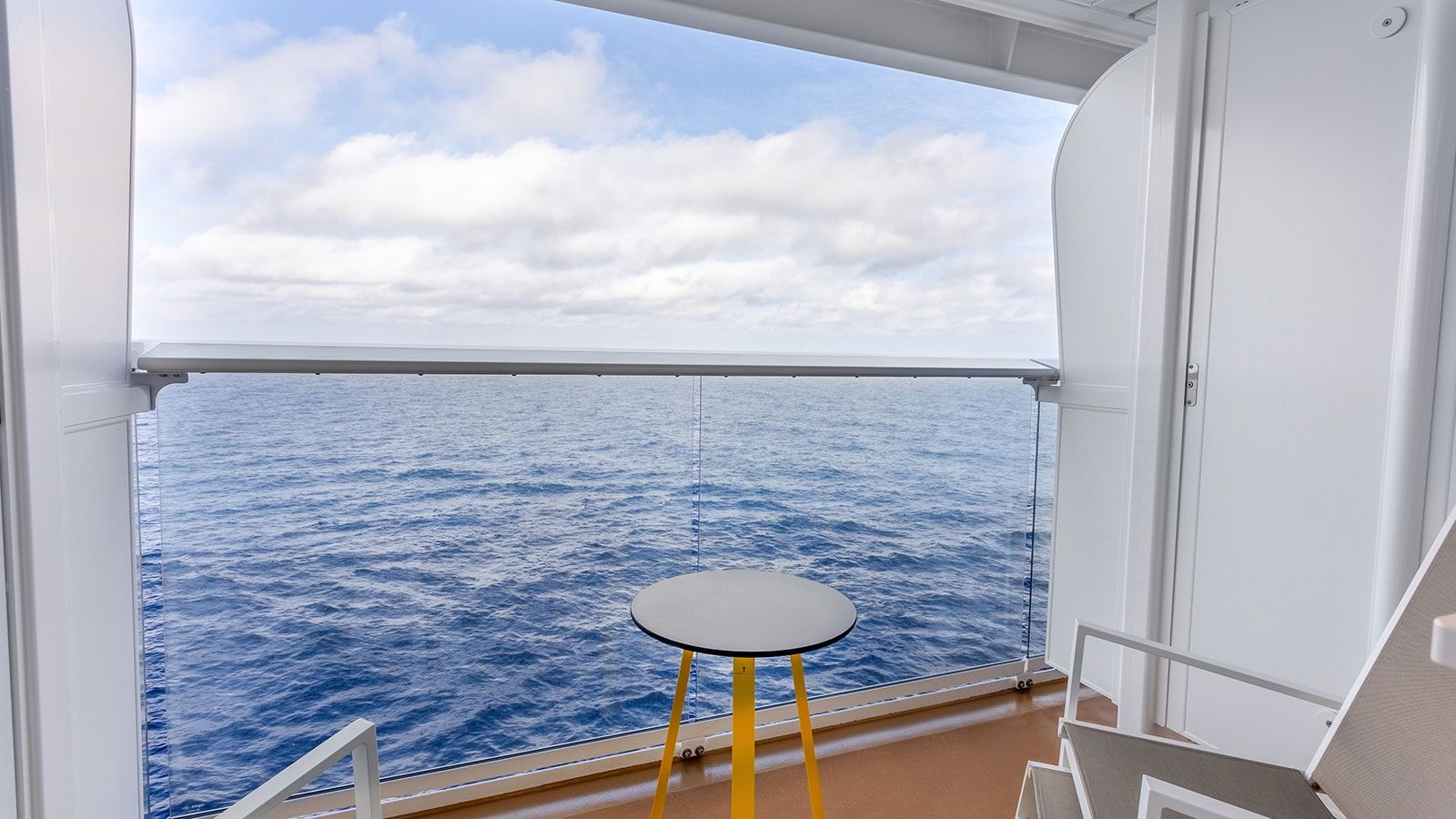 Hero of the Seas Connecting Ocean View Balcony (CB) balcony