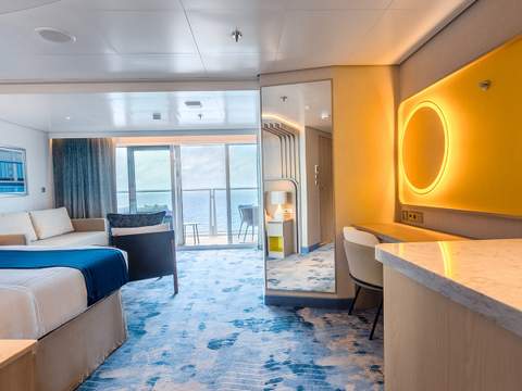 Hero of the Seas Grand Suite (GS) bedroom, photo 1 of 5 Hero of the Seas Grand Suite (GS) bedroom, photo 1 of 5
