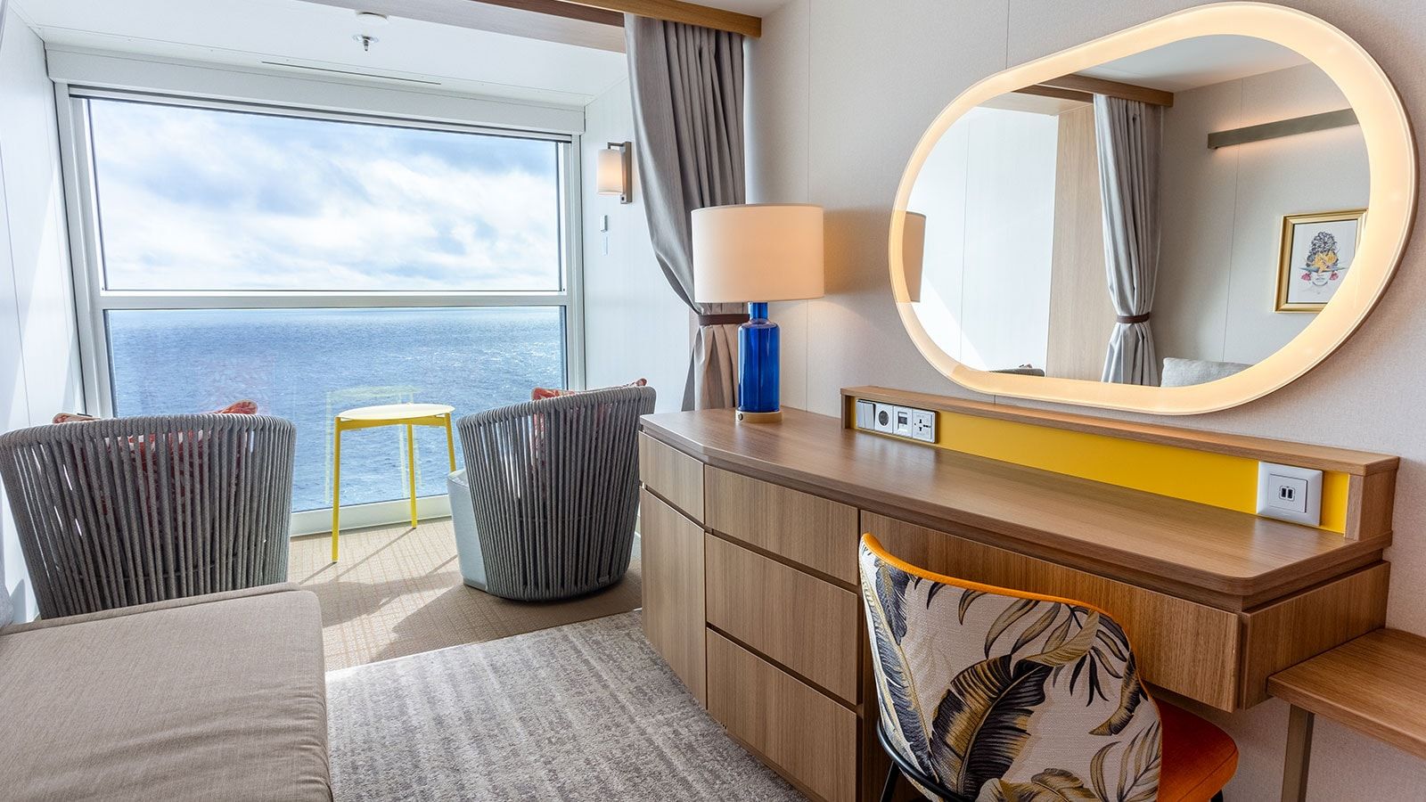Hero of the Seas Family Infinite Ocean View Balcony (IB) cabin, photo 2 of 5