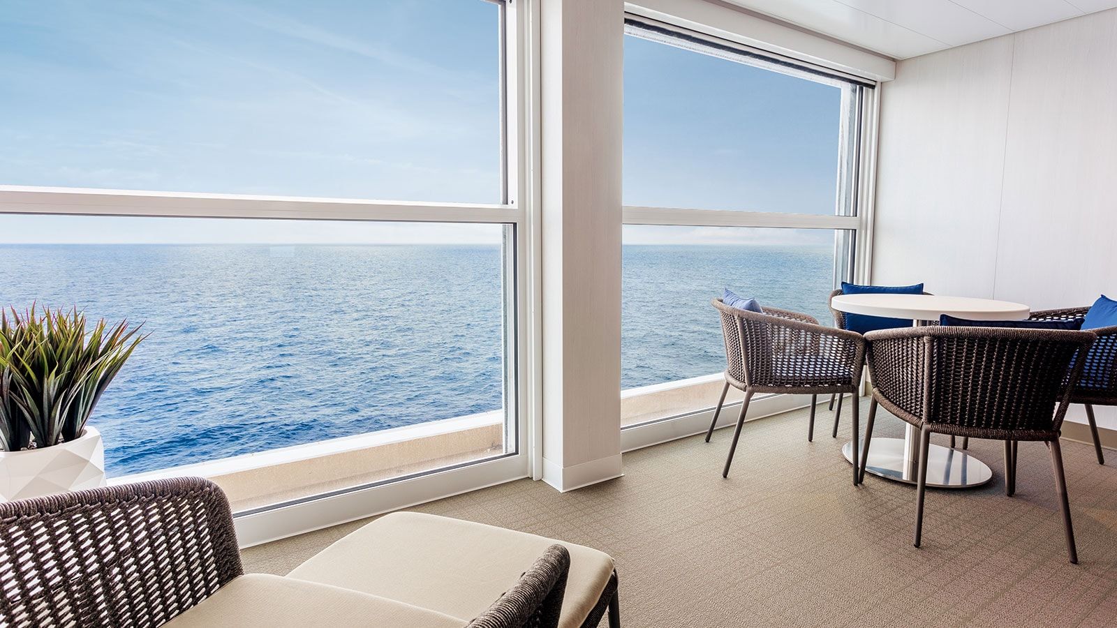 Hero of the Seas Infinite Grand Suite (IG) balcony