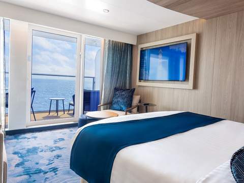 Legend of the Seas Junior Suite (JS) cabin, photo 2 of 5