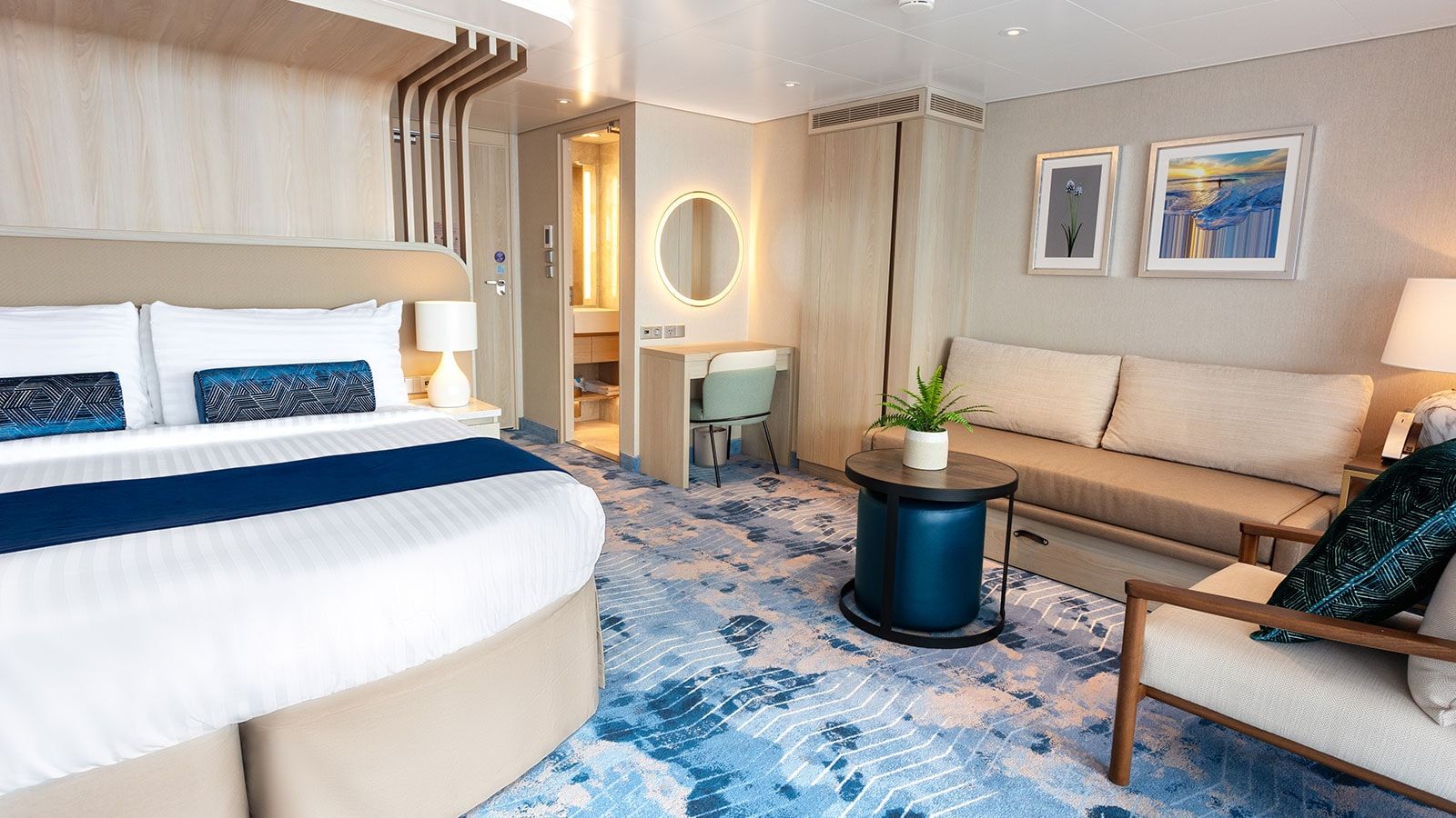 Hero of the Seas Sunset Junior Suite (JT) cabin, photo 3 of 4