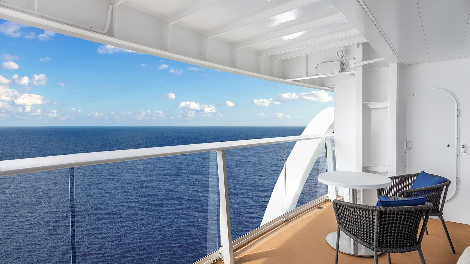 Hero of the Seas Sunset Junior Suite (JT) balcony