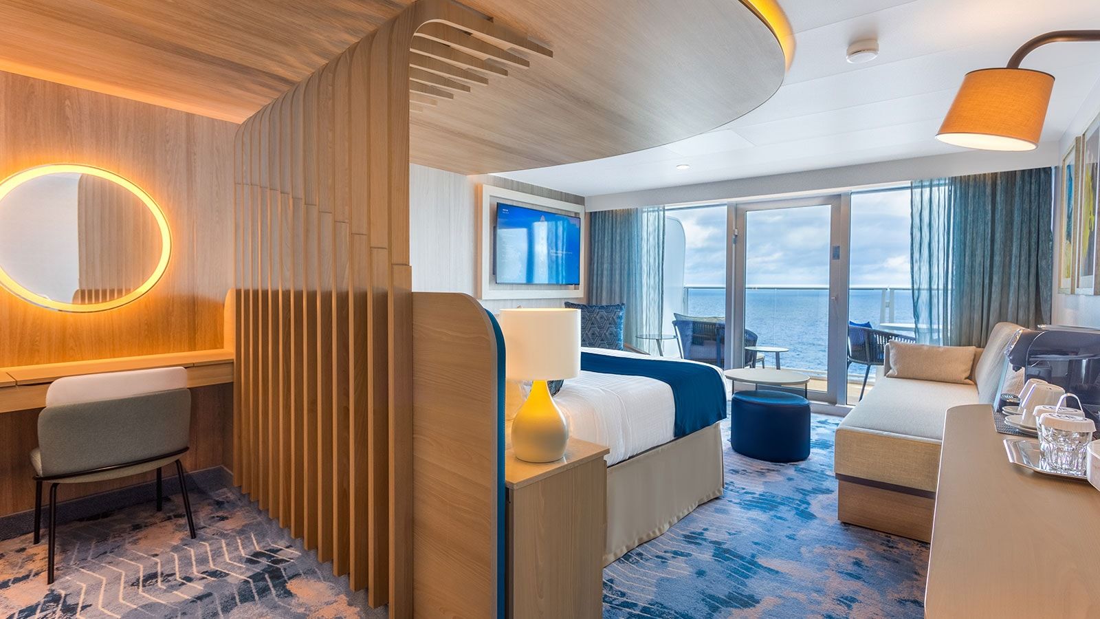 Hero of the Seas Sky Junior Suite (JY) cabin, photo 1 of 4