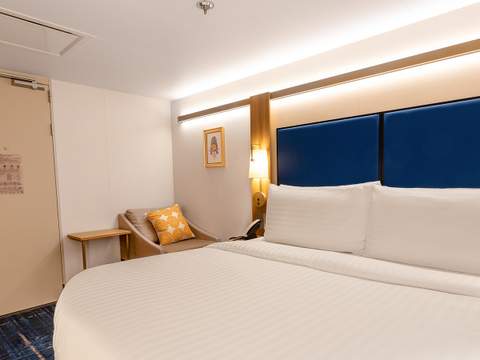Legend of the Seas Interior Plus (Q2) cabin, photo 2 of 3