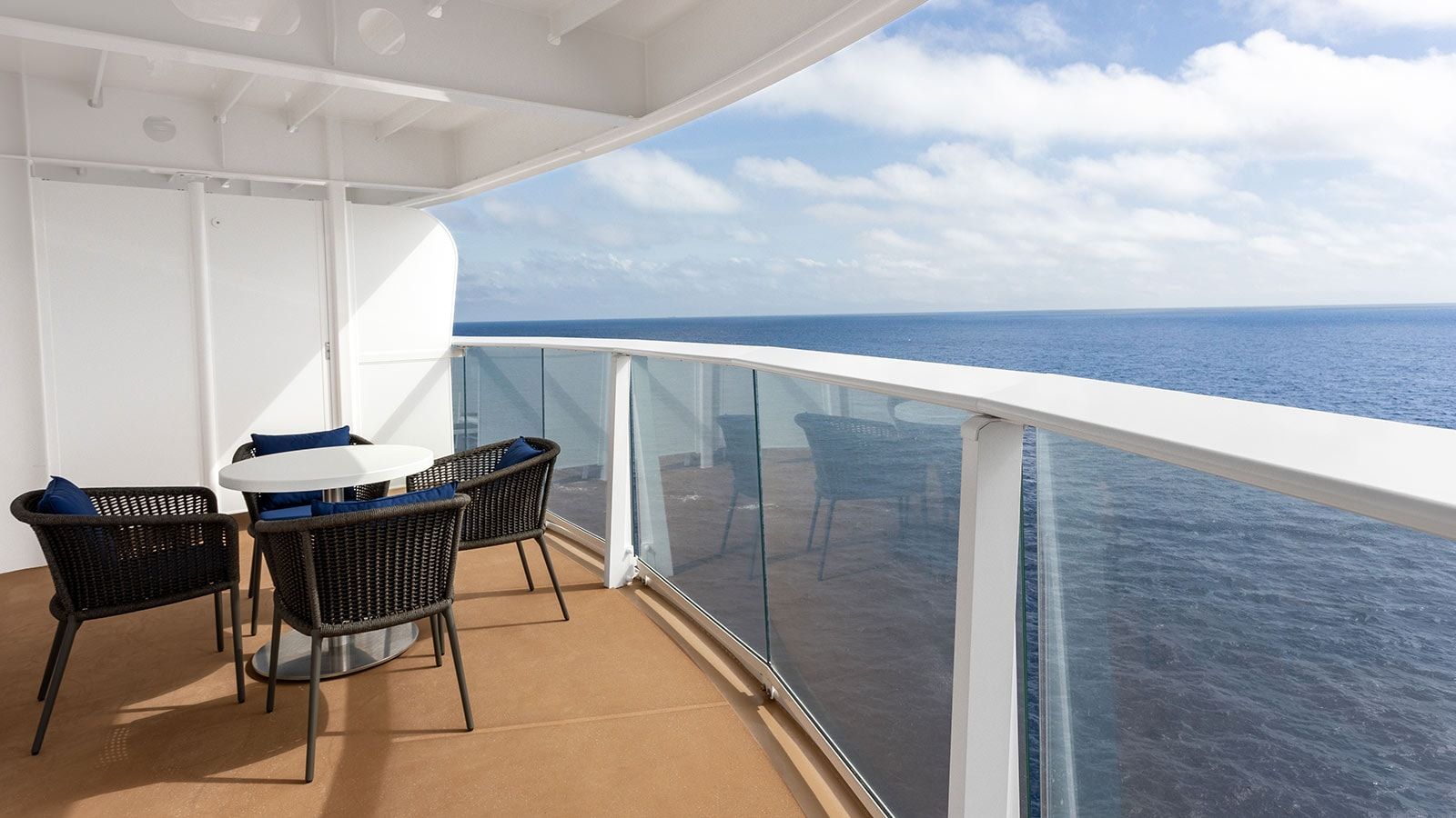 Hero of the Seas Sunset Corner Suite (SN) balcony, photo 1 of 3