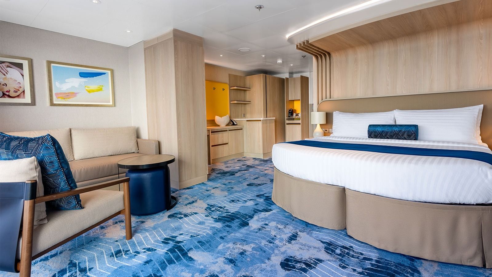 Hero of the Seas Sunset Suite (SS) bedroom, photo 3 of 5