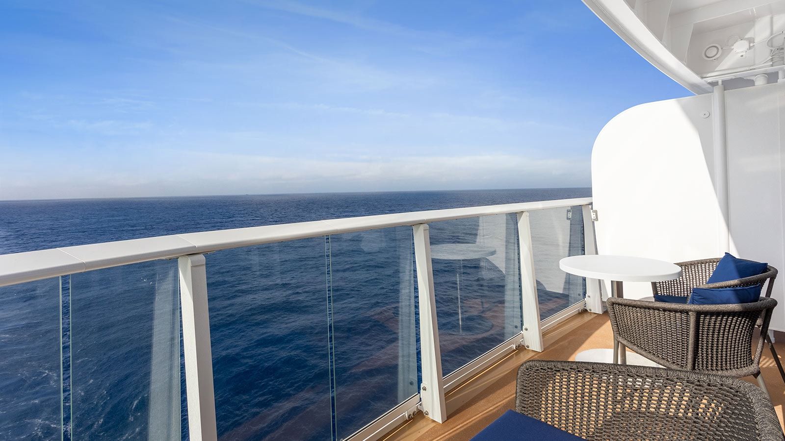 Hero of the Seas Sunset Suite (SS) balcony