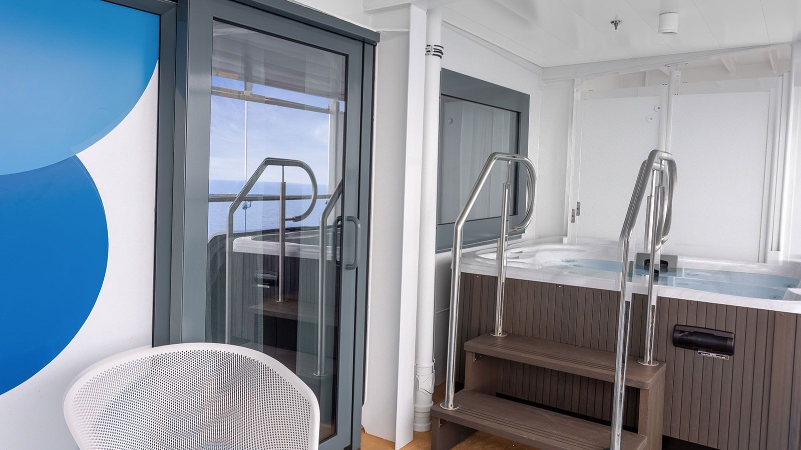 Legend of the Seas Ultimate Family Townhouse (UL) balcony, photo 2 of 4
