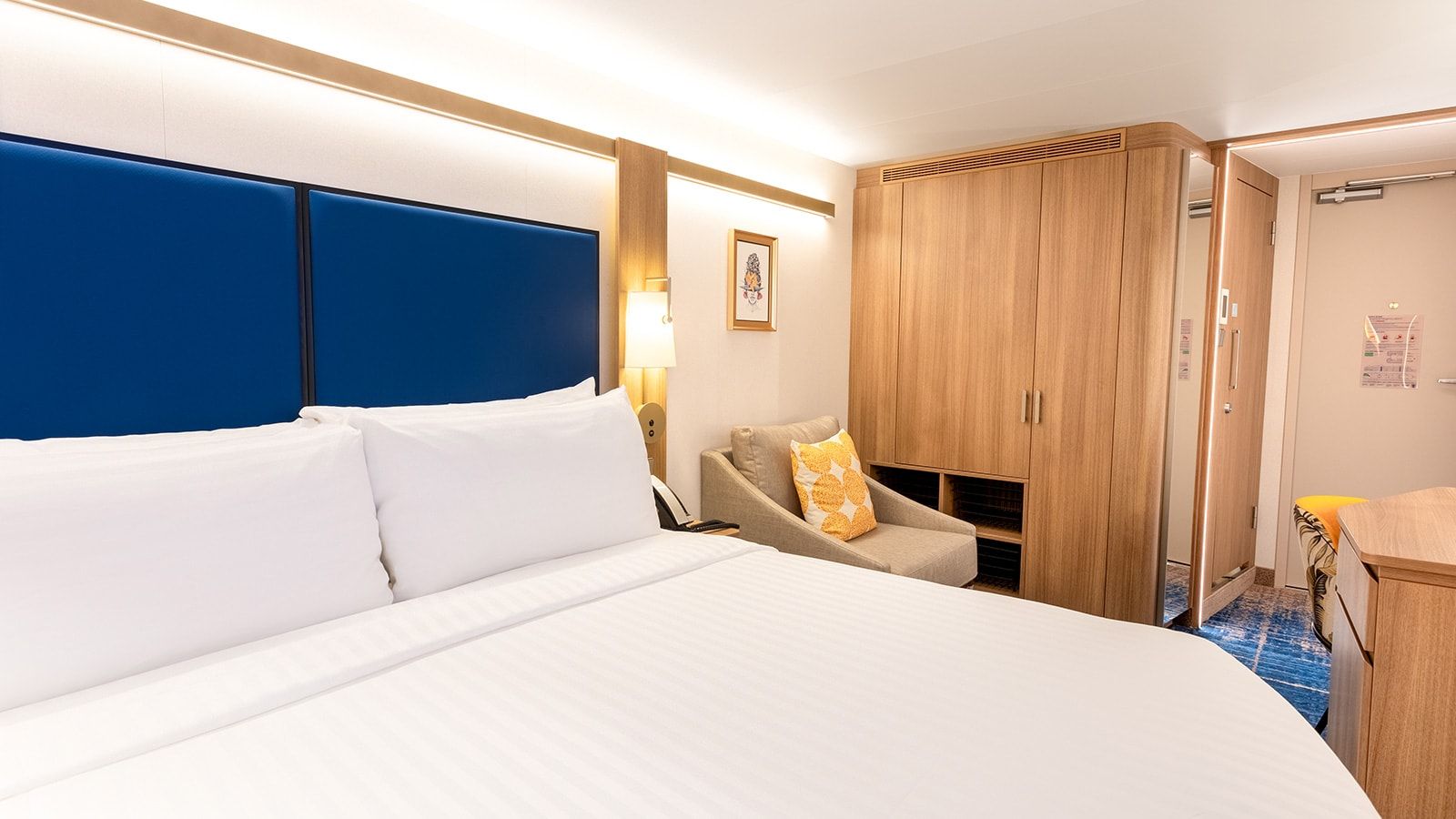 Hero of the Seas Interior (V4) cabin, photo 3 of 4