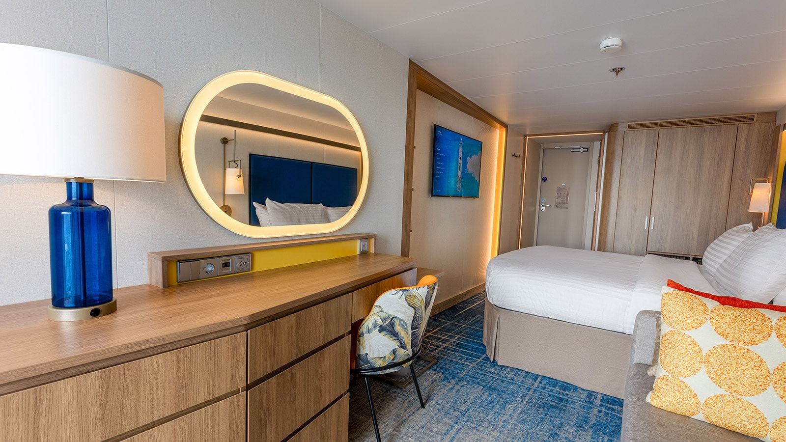 Icon of the Seas Ocean View with Large Balcony (C3) cabin, photo 2 of 4