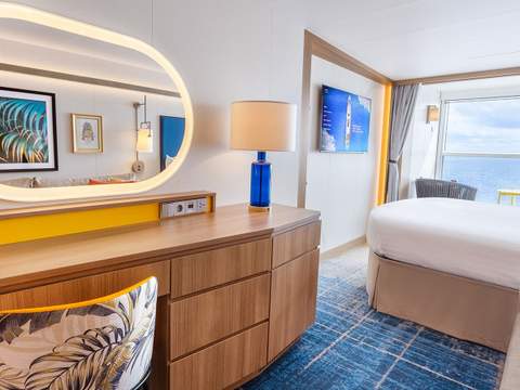 Icon of the Seas Spacious Infinite Ocean View Balcony (I1) cabin, photo 2 of 4