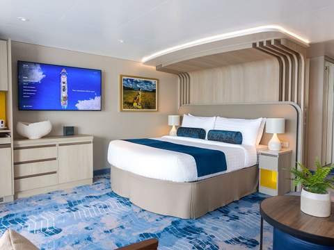 Icon of the Seas Sunset Junior Suite (JT) cabin, photo 2 of 4