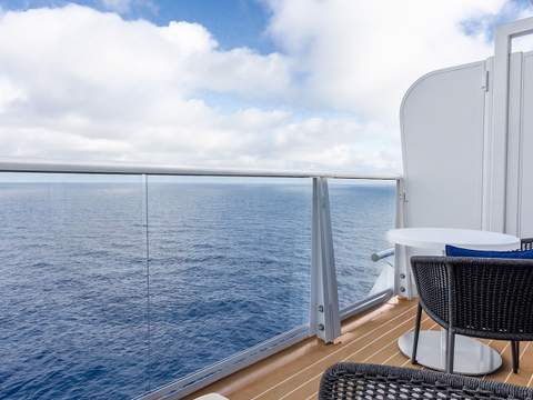 Icon of the Seas Sky Junior Suite (JY) balcony