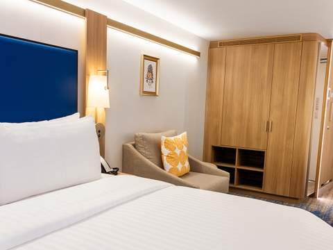 Icon of the Seas Spacious Interior (R3) cabin, photo 2 of 3